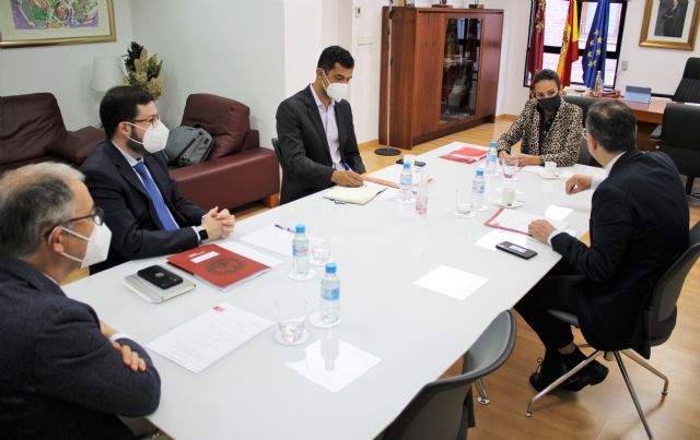 La consejera Valle Miguélez mantiene un encuentro de trabajo con el rector de la Universidad de Murcia - 2, Foto 2