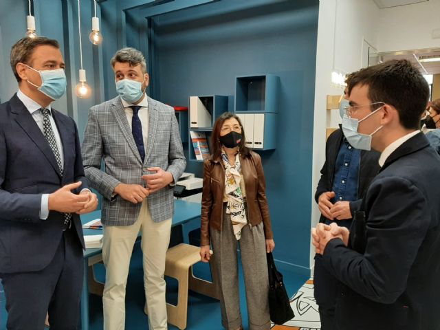 La Comunidad pone en marcha la primera oficina que reúne toda la información de interés para los jóvenes - 1, Foto 1