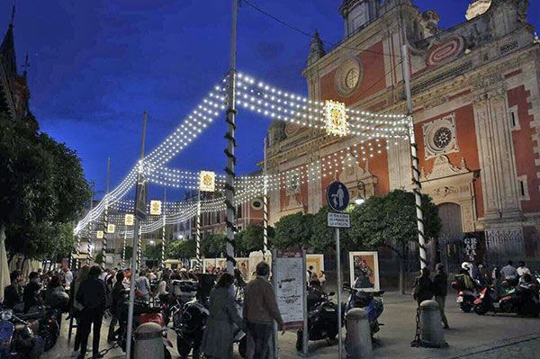Sevilla enciende la Feria en las calles con su alumbrado especial - 5, Foto 5