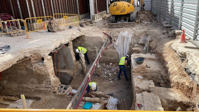 Los trabajos de ampliación del Centro de Interpretación de Santa Eulalia muestran nuevos tramos de la muralla y antemuralla islámica - 1, Foto 1