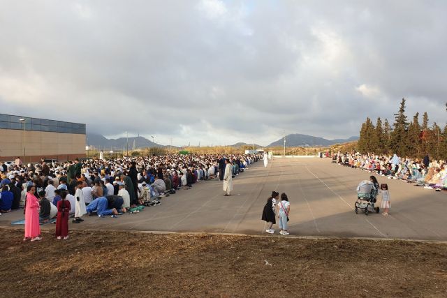 La comunidad musulmana de Cartagena celebra el fin del Ramadán 2023 - 1, Foto 1