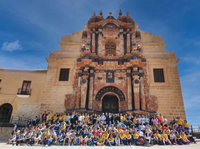 250 estudiantes de UCAM FP peregrinan a Caravaca - 1, Foto 1