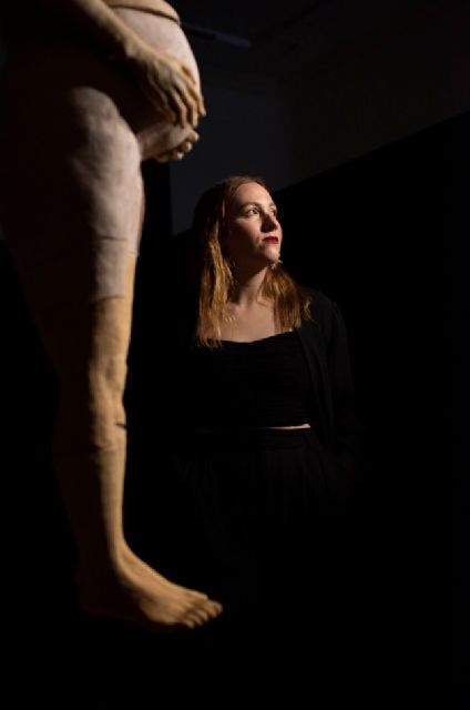 Elena Rodríguez Egea expone una obra sobre el concepto de maternidad en el Rectorado de la UMU - 3, Foto 3