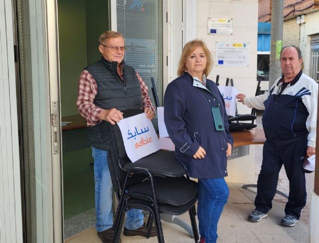 La Fundación SABIC Espa&ntilde;a dona mobiliario a la Asociación de Vecinos de La Aljorra para fomentar sus actividades - 2, Foto 2