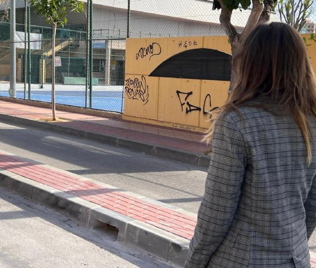 Las obras en la mediana de Santa María de Gracia mejoran la seguridad peatonal - 5, Foto 5