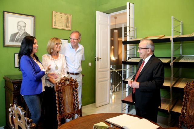 Ángel Gálvez presenta su nuevo libro Grafología inteligible y amena en Puerto Lumbreras - 2, Foto 2