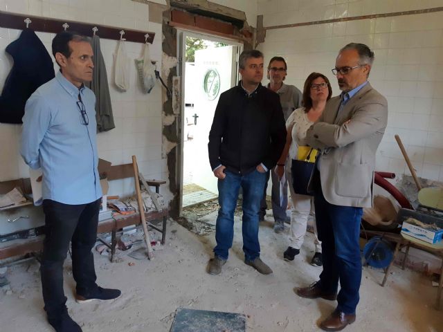 El Ayuntamiento de Caravaca reforma los vestuarios y aseos de las pistas polideportivas Juan Carlos I - 2, Foto 2