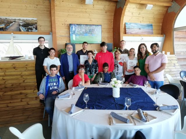 Los alumnos de 'Operaciones auxiliares de restaurante-bar' comienzan sus prácticas formativas en empresas del municipio - 2, Foto 2