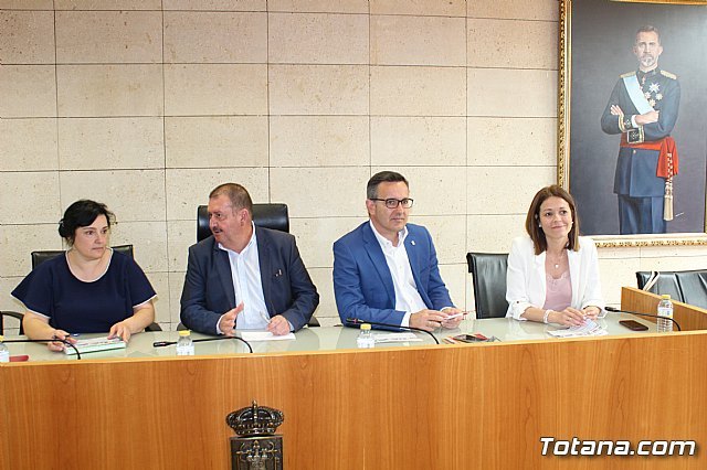 El Ayuntamiento de Totana acoge una reunin de alcaldes de la comarca del Guadalentn con los comits de empresa de Adif y Renfe, Foto 2