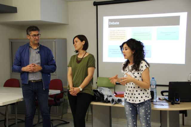 Ms de 70 participantes en los talleres de orientacin socio familiar en mayo, Foto 5
