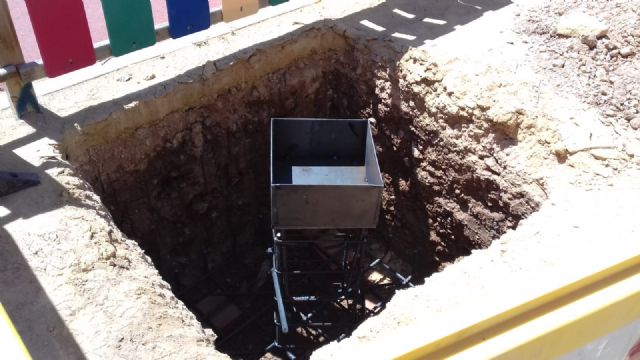 El concejal Guillén visita las obras de siete nuevas zonas de sombra en espacios infantiles del municipio - 2, Foto 2