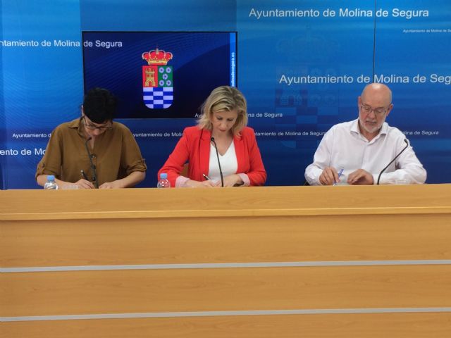 El Ayuntamiento de Molina de Segura y la Asociación DeMúsica Ensemble firman un convenio para la organización del Festival Molina Música Antigua MOMUA 2019 - 1, Foto 1