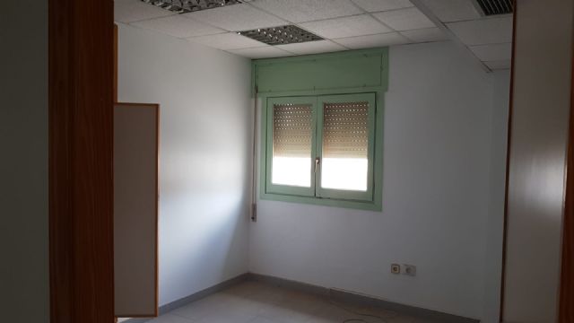 El PSOE propone aprovechar las tres plantas que quedarán vacías en el Centro Comarcal de Salud para albergar oficinas municipales y ahorrar así 100.000 euros al año a las arcas municipales - 3, Foto 3