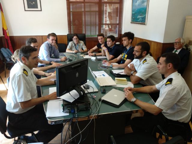 Estudiantes de Comunicación de la UCAM colaboran en el simulacro de rescate de un submarino - 1, Foto 1