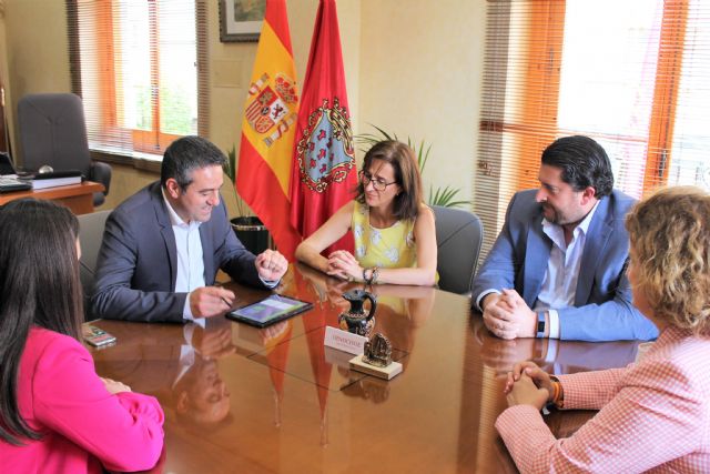 El alcalde y la directora general de HIDROGEA en la Región firman un Convenio de Colaboración - 3, Foto 3