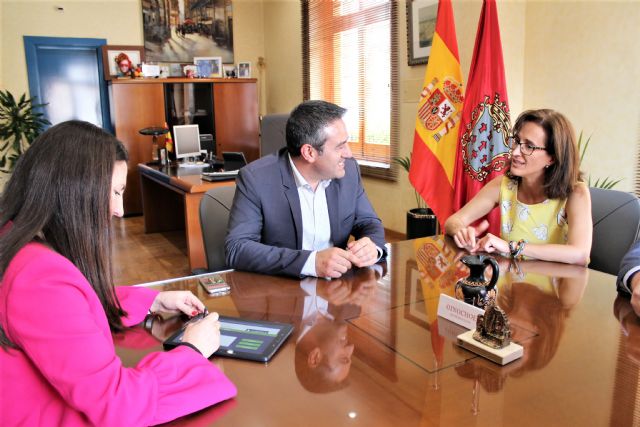 El alcalde y la directora general de HIDROGEA en la Región firman un Convenio de Colaboración - 4, Foto 4