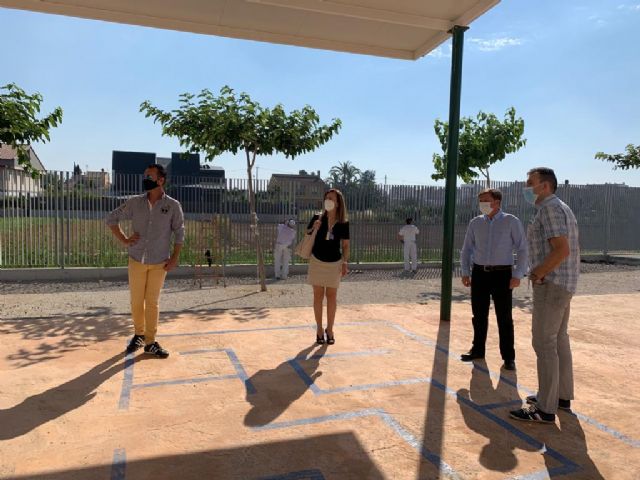 El colegio Nuestra Señora de Los Dolores de El Raal mejora la seguridad de sus instalaciones con la renovación del vallado exterior - 1, Foto 1