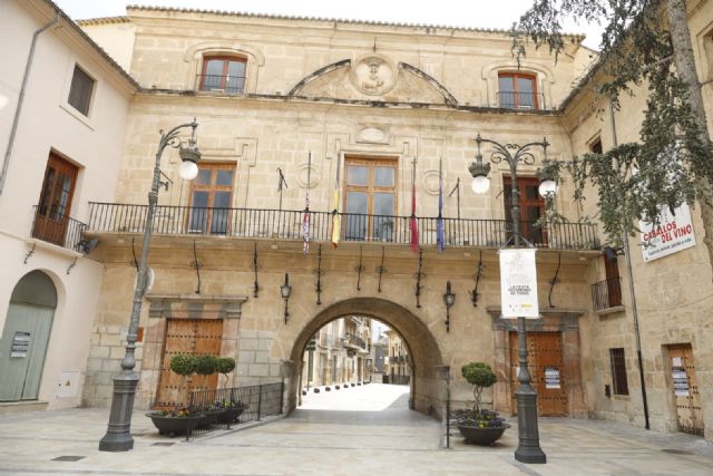 Caravaca inicia la contratación abierta de los servicios públicos del comedor de la Escuela Infantil San Francisco, del transporte de deporte escolar y del servicio de calefacción para los colegios - 1, Foto 1