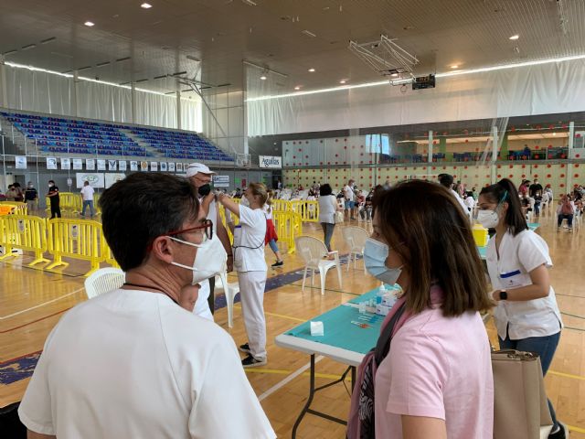 Nuevo éxito de vacunación ayer en el Pabellón Diego Calvo Valera - 2, Foto 2