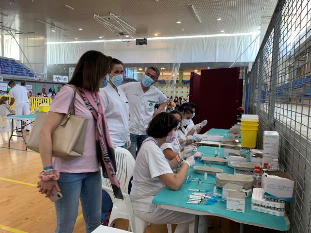 Nuevo éxito de vacunación ayer en el Pabellón Diego Calvo Valera - 4, Foto 4