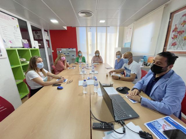 El servicio de Teleasistencia gestiona cerca de 142.000 llamadas para mitigar la soledad de las personas mayores - 3, Foto 3