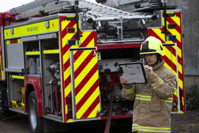 El Toughbook 33 se ha convertido en el dispositivo de trabajo predilecto entre los equipos de bomberos en Europa - 1, Foto 1