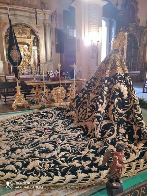 La Antigua, Real, Ilustre y Fervorosa Hermandad y Cofradía de Nazarenos del Stmo. Cristo de la Vera-Cruz y Mª Stma. de Las Angustias Coronada, de Alcalá del Río se encuentra en veneración en la Parroquia del Municipio - 1, Foto 1