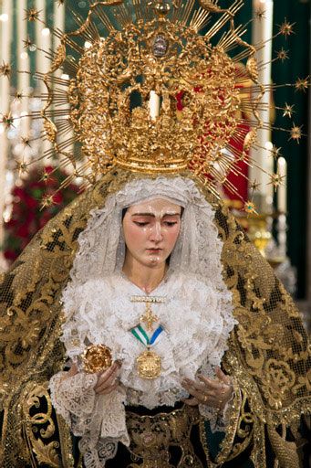 La Antigua, Real, Ilustre y Fervorosa Hermandad y Cofradía de Nazarenos del Stmo. Cristo de la Vera-Cruz y Mª Stma. de Las Angustias Coronada, de Alcalá del Río se encuentra en veneración en la Parroquia del Municipio - 4, Foto 4