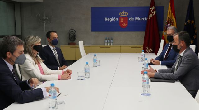 La Comunidad analiza fórmulas de financiación y colaboración con CaixaBank - 1, Foto 1