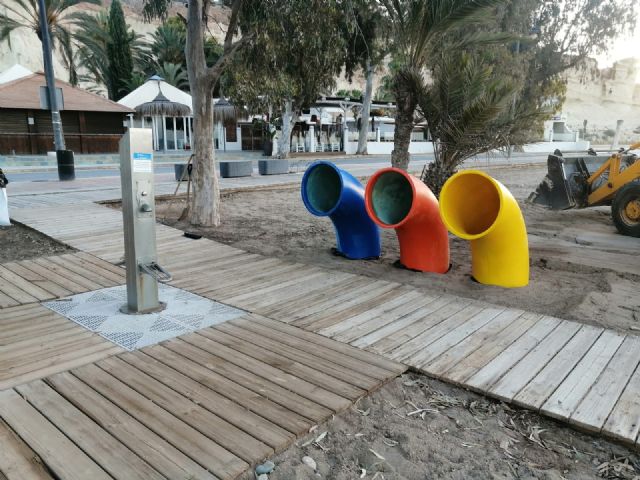 El ayuntamiemto instala nuevas papeleras de separacin de residuos en las playas, Foto 1