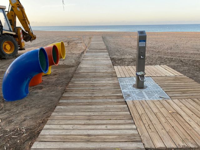 El ayuntamiemto instala nuevas papeleras de separacin de residuos en las playas, Foto 2