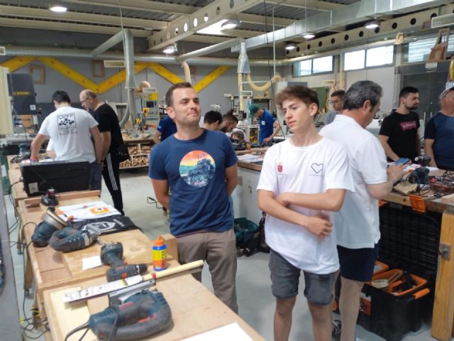 Un alumno del IES Jose Luis Castillo Puche de Yecla se alza con el subcampeonato nacional de carpintería de Profemadera - 2, Foto 2