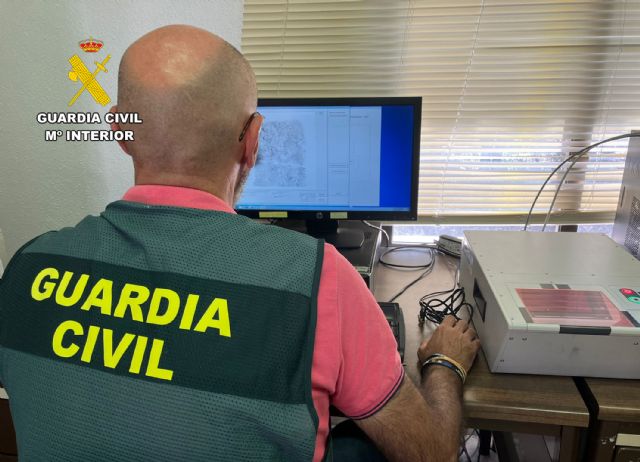 La Guardia Civil detiene a dos murcigleros por la comisión de un robo en una vivienda de La Manga - 2, Foto 2
