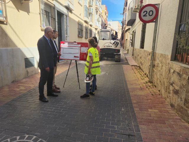 El Ayuntamiento invierte 253.000€ para pavimentar  calles con 1.300m2 de adoquín y mejorar la red de abastecimiento en Espinardo - 2, Foto 2
