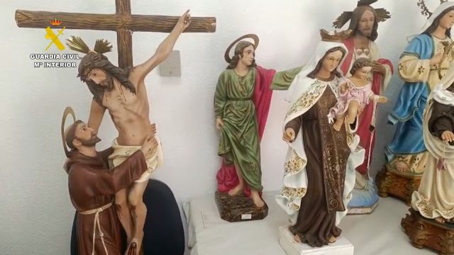 La Guardia Civil recupera más de medio centenar de imágenes sacras, valoradas en cerca de 100.000 euros, robadas de cementerios de Murcia y Alicante - 4, Foto 4