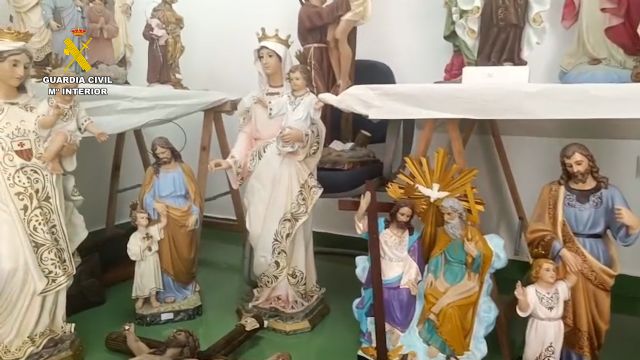 La Guardia Civil recupera más de medio centenar de imágenes sacras, valoradas en cerca de 100.000 euros, robadas de cementerios de Murcia y Alicante - 5, Foto 5