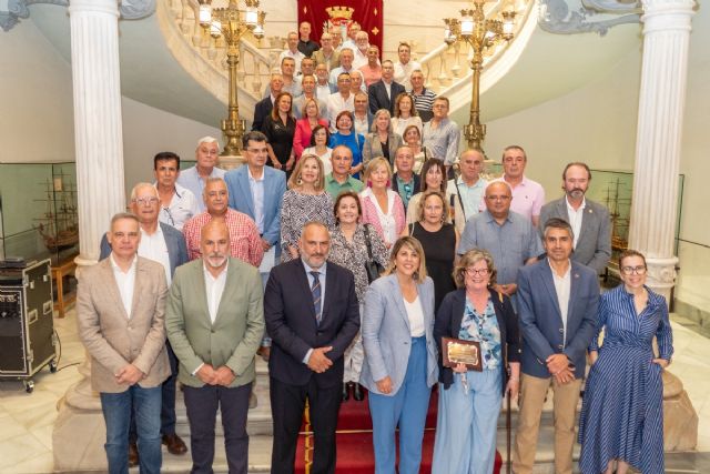 El Ayuntamiento reconoce el trabajo de medio centenar de empleados públicos jubilados - 1, Foto 1