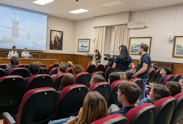 Estudiantes de la UCAM ponen a prueba sus habilidades en comunicación de crisis con la Armada - 1, Foto 1