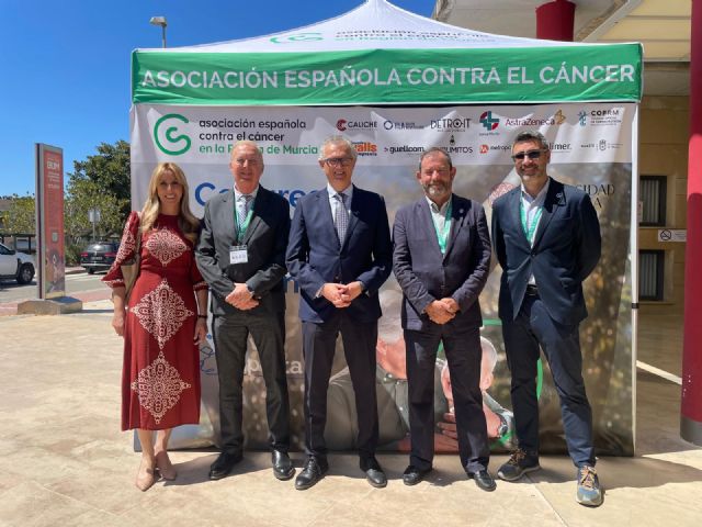 El consejero de Salud inaugura el VII Congreso para Personas con C�ncer y su Entorno, organizado por la Aecc Regi�n de Murcia