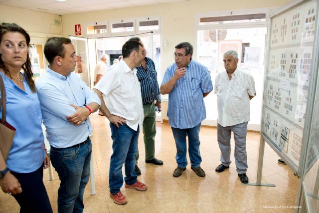 El local social del barrio de la Estación se llena de cultura con su propia biblioteca y dos exposiciones - 2, Foto 2