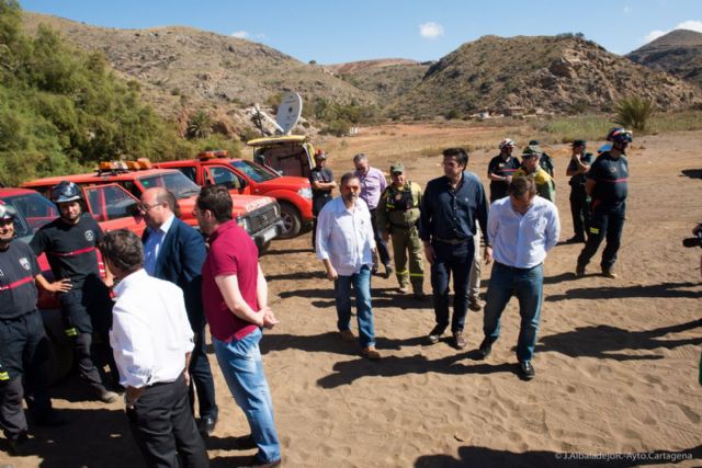 El alcalde destaca la colaboración entre instituciones en el control del incendio de El Gorguel - 1, Foto 1