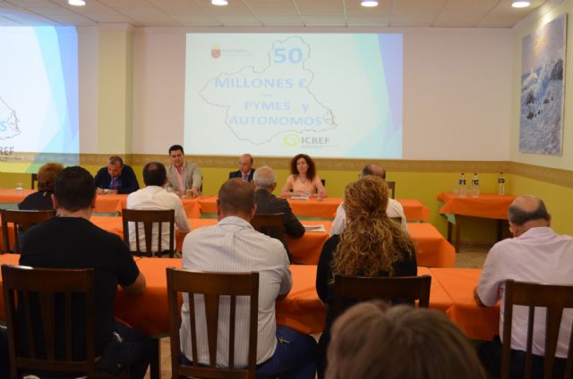 El consejero de Hacienda da a conocer a los empresarios de San Javier los nuevos créditos avalados para financiar inversiones en la Región - 2, Foto 2