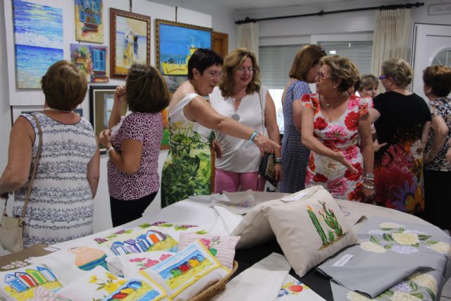 La asociación de Amas de Casa expone sus trabajos - 2, Foto 2