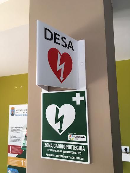 Cardio-protected spaces with defibrillators are installed in all municipal sports facilities in Totana, Foto 8