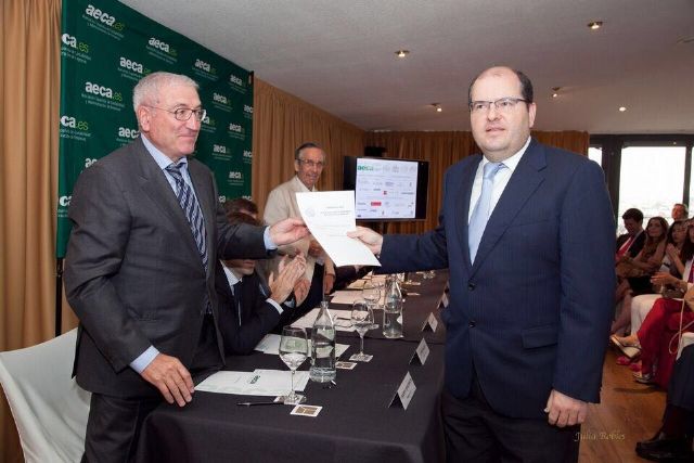 El profesor Carmelo Reverte, premio nacional por su trabajo sobre la irrupción de las Fintech - 1, Foto 1