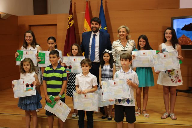 López Miras anima a los niños a trabajar por el futuro de la Región de Murcia, Foto 1