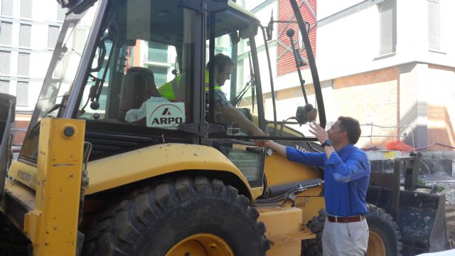 El buen ritmo de las obras de urbanización del barrio de San Fernando permite instalar 615 metros de saneamiento, 555 de pluviales y la demolición de 18.000 m2 - 1, Foto 1