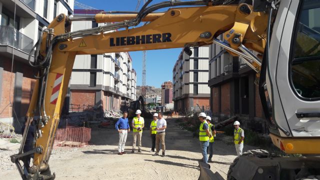 El buen ritmo de las obras de urbanización del barrio de San Fernando permite instalar 615 metros de saneamiento, 555 de pluviales y la demolición de 18.000 m2 - 2, Foto 2