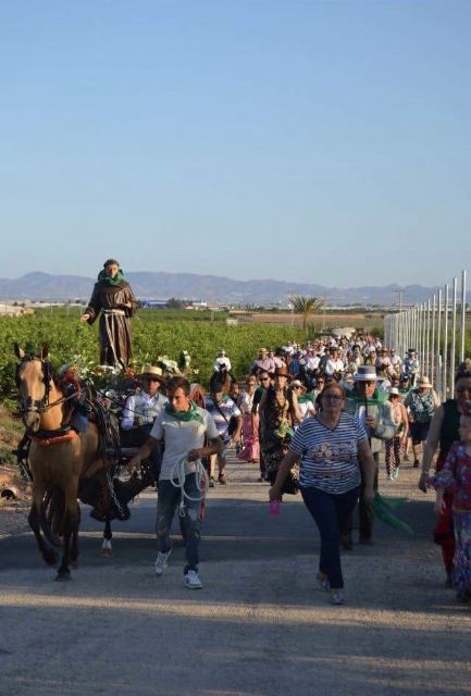 Cientos de Romeros disfrutaron de la Romería Rociera a la Sima de las Palomas - 2, Foto 2