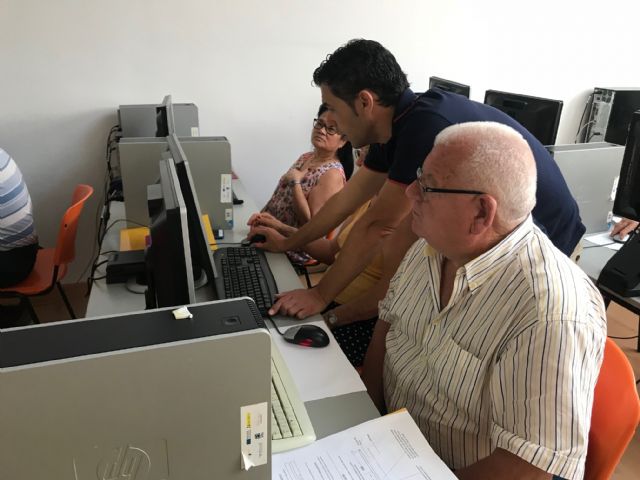 Mayores descubren las Nuevas Tecnologías - 1, Foto 1